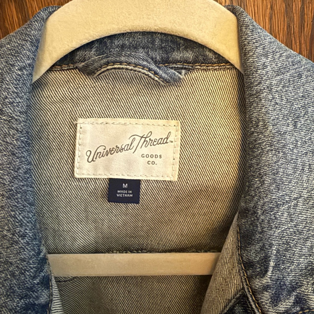 Jean jacket - Picture 2 of 3
